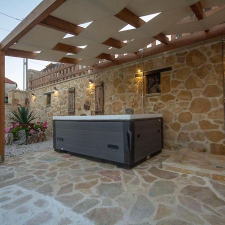 Pamelas House With Jacuzzi Kissamos Exterior photo