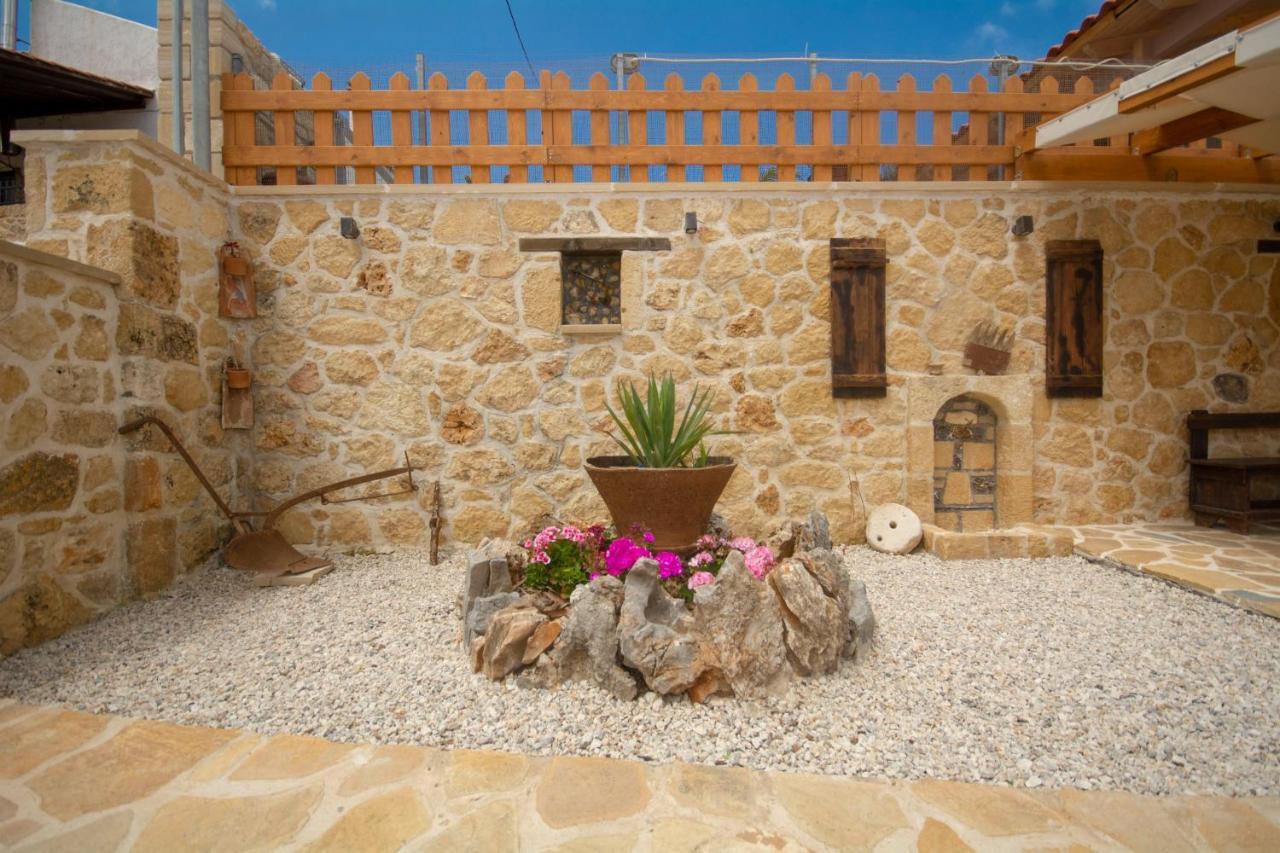 Pamelas House With Jacuzzi Kissamos Exterior photo