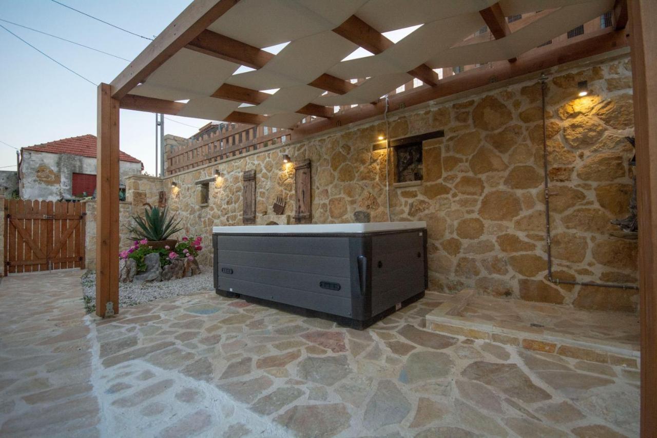 Pamelas House With Jacuzzi Kissamos Exterior photo